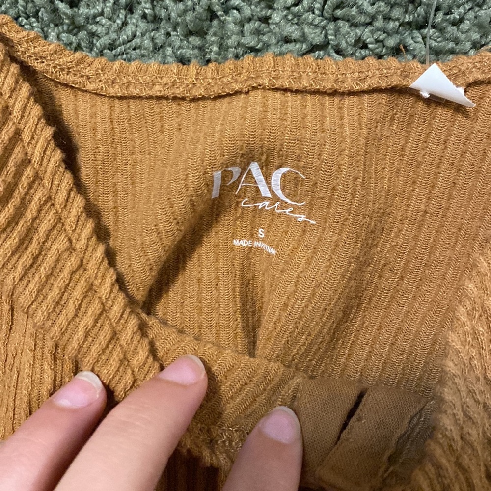 Tank top from Pacsun - Picture 2 of 3